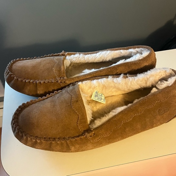 UGG Tan Suede Slippers with Plush Lining - Picture 2 of 4